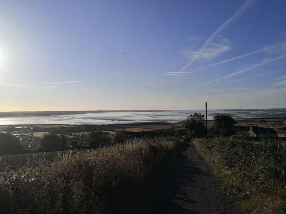 Converted Cattle Barn Overlooking Strangford Lough Нютаунардс Екстериор снимка